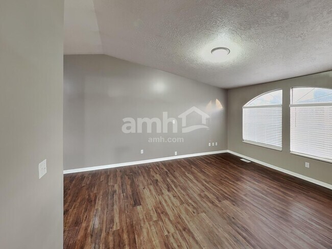 Foto del edificio - 447 S 1250 E