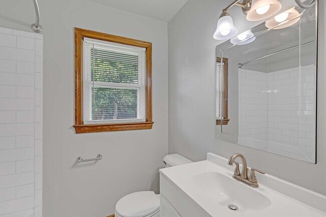 Foto del edificio - Call Sabrina Thomas' Office at 757-767-076...