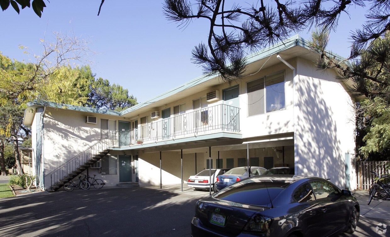 Primary Photo - 760 D St
