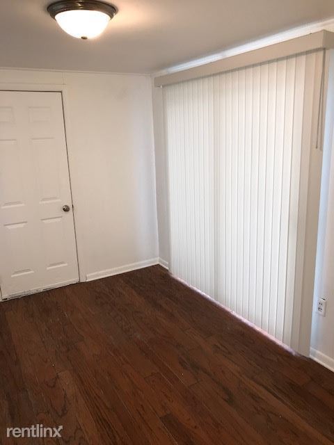 Building Photo - 3 br, 1 bath House - 506 W Maplewood Ave