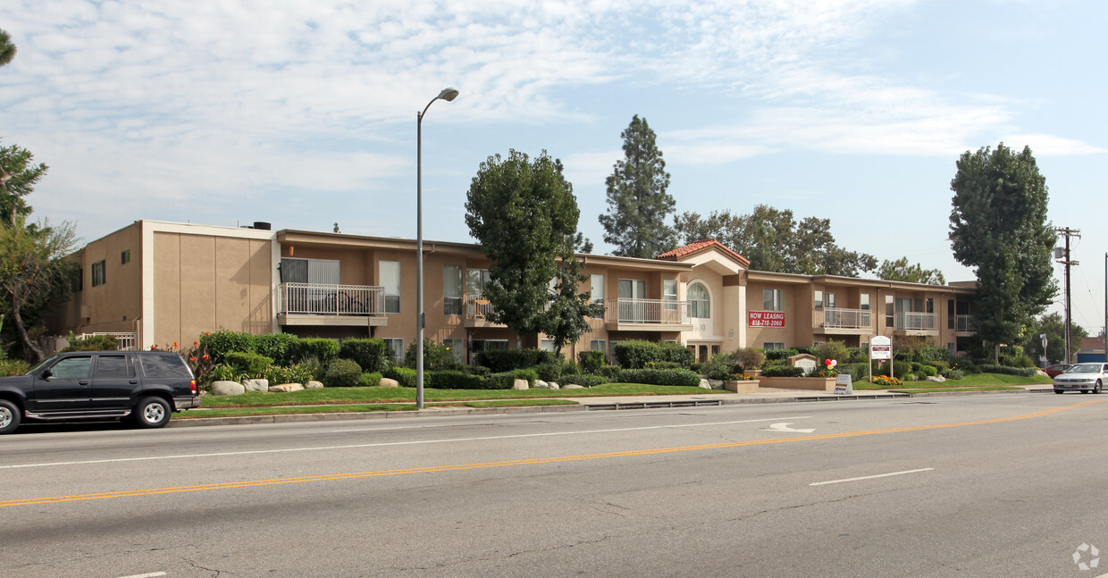 Building Photo - Reseda Court