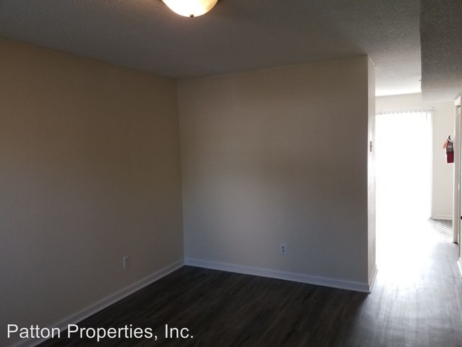 Building Photo - 106 Villas Ct