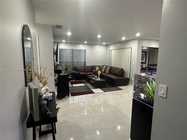 Foto del edificio - 3355 NW 47th Ave