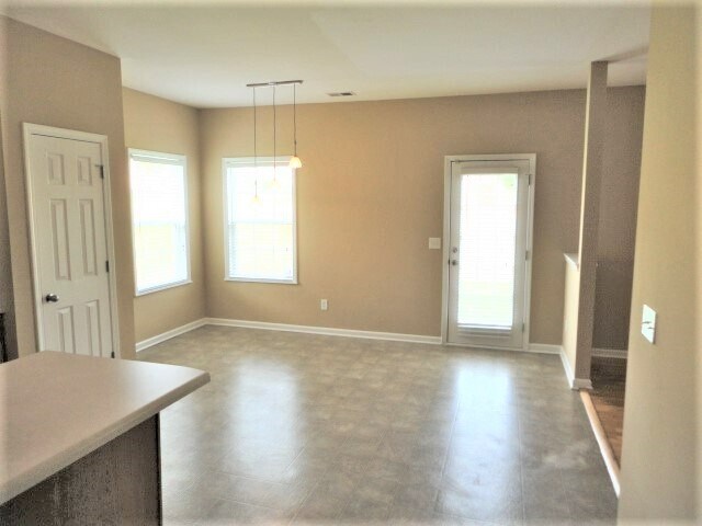 Building Photo - 1401 Birkdale Circle
