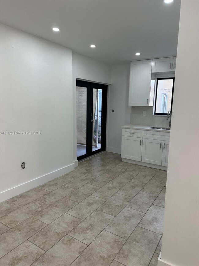 Foto del edificio - 3257 SW 26th St