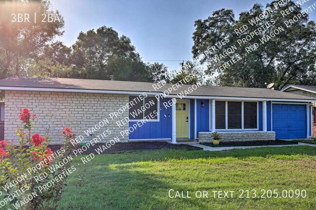 Building Photo - 807 Timilo Dr