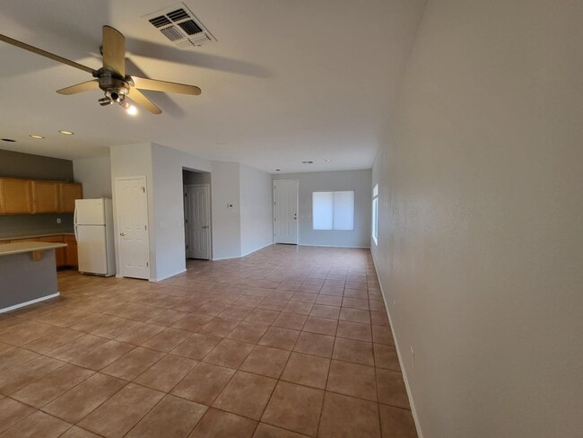 Building Photo - 9461 W Albert Ln