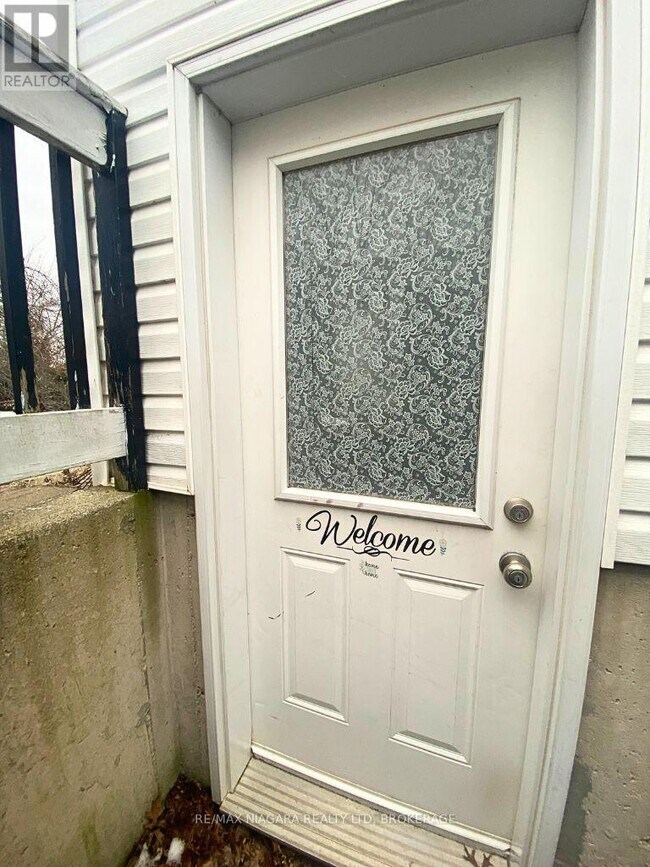 Building Photo - 355 Draper's St