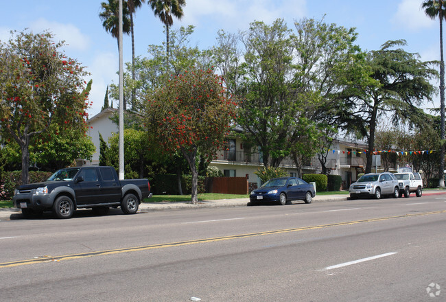 Foto del edificio - Bay Breeze Apartments