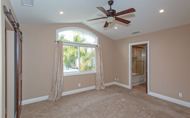 Foto del edificio - Upgraded 1 Bedroom, 1 Bath ADU!!