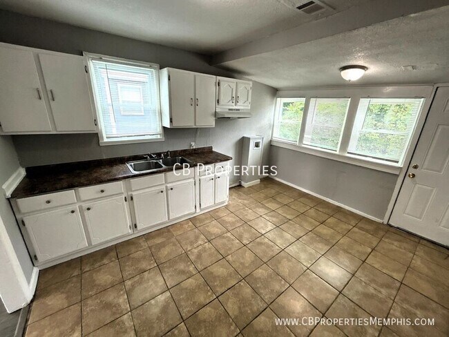 Foto del edificio - 2156 Stovall Ave