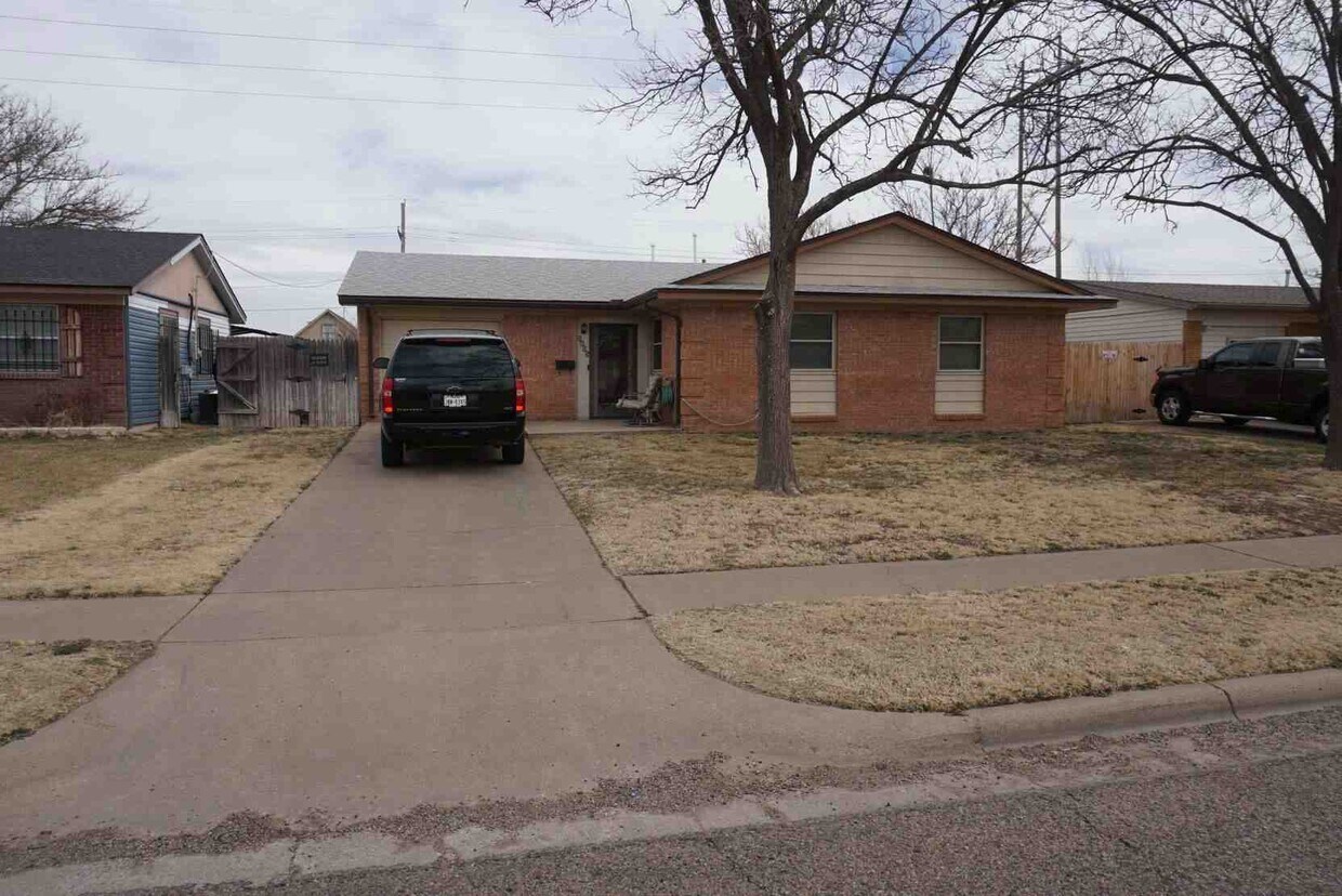 Primary Photo - 2805 S Nelson St