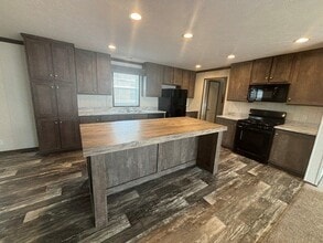 Building Photo - 1203 Primrose Ct