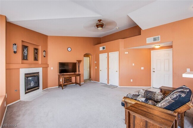 Building Photo - 4931 Black Bear Rd