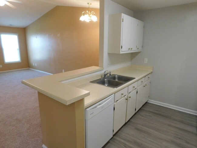 Building Photo - Charming Duplex in Havelock