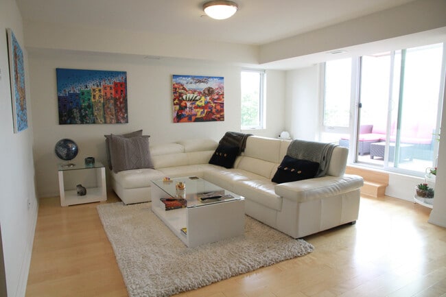 Photo du bâtiment - 405 Tweedsmuir Av