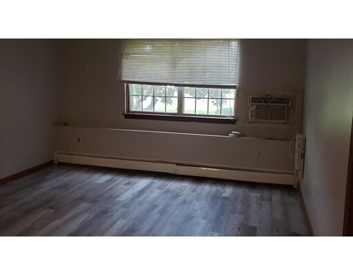 Building Photo - 132 Parker St