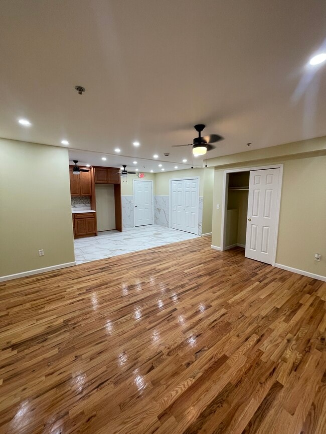 1st Floor living Room - 93 Osborne Ter