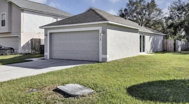 Building Photo - 2210 Whispering Trails Dr