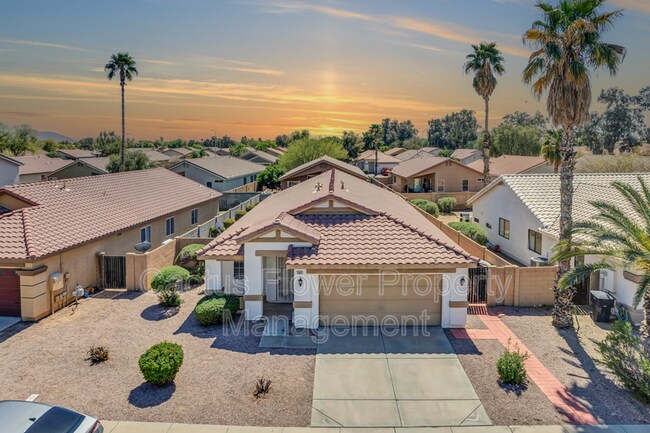 Foto del edificio - 2401 E Derringer Way