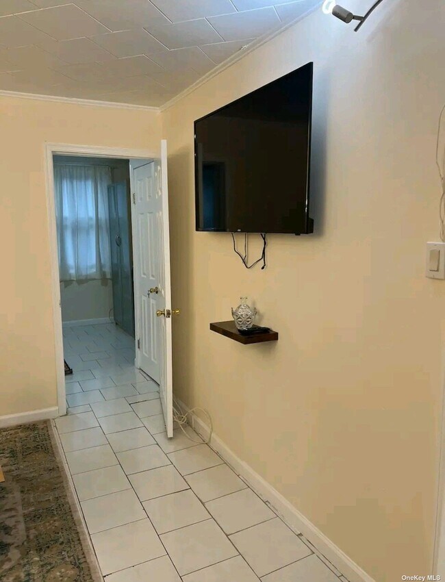 9032 Silver Rd Unit 2, Queens, NY 11417 Room for Rent in Queens, NY