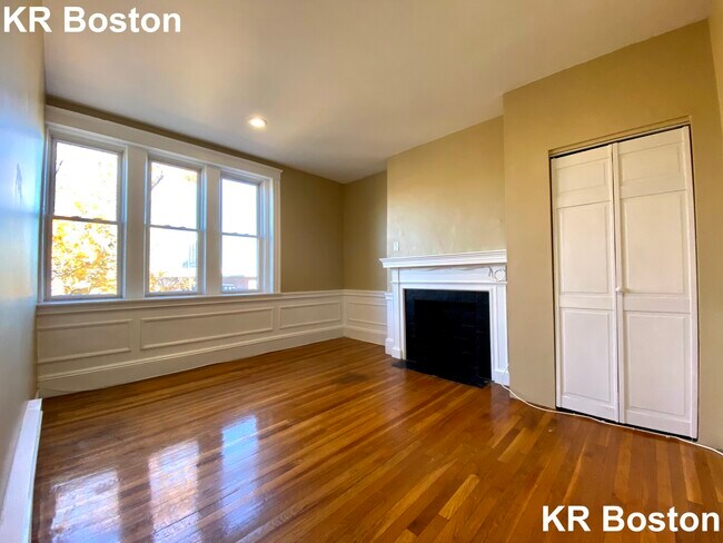 Building Photo - 75 Egmont St