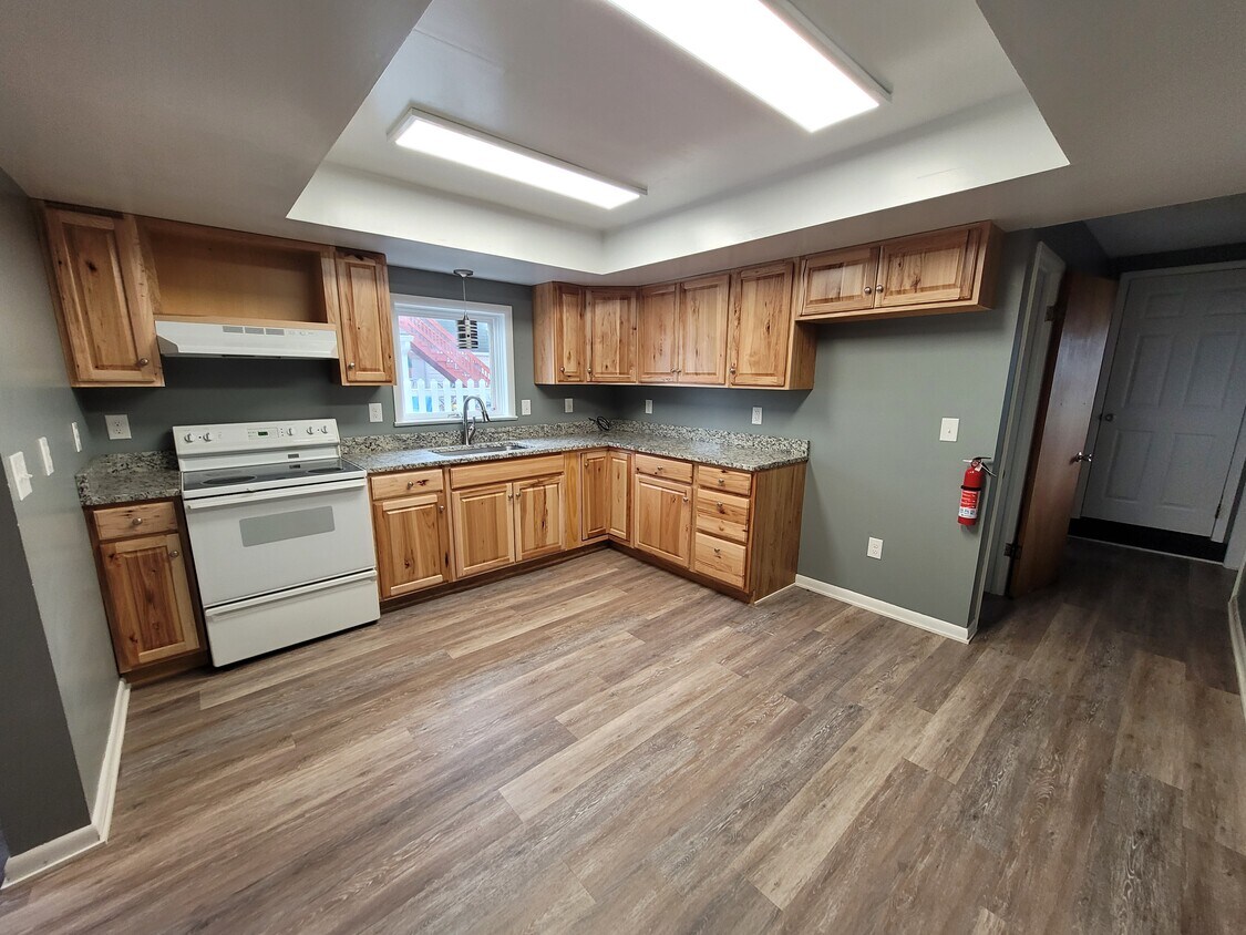 17 W Broadway, Etters, PA 17319 Townhome Rentals in Etters PA