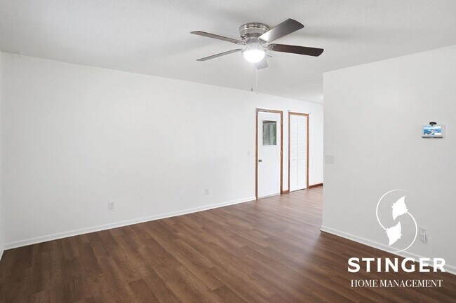 Foto del edificio - 3 Bedroom / 2 Bath for Rent In Beaufort