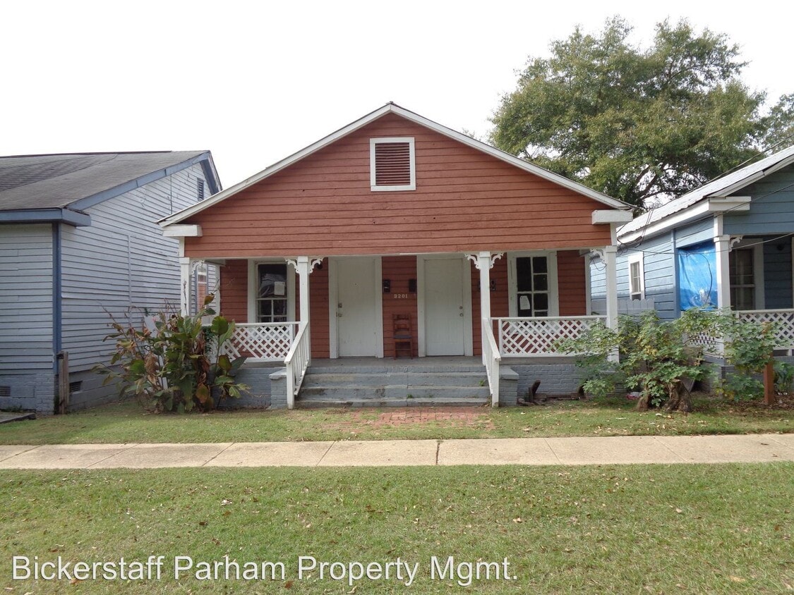 Primary Photo - 3201 5th Ave