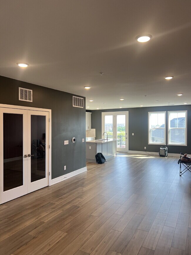 Foto del edificio - Brand-New Luxury 3BR Townhome-Style Condo ...