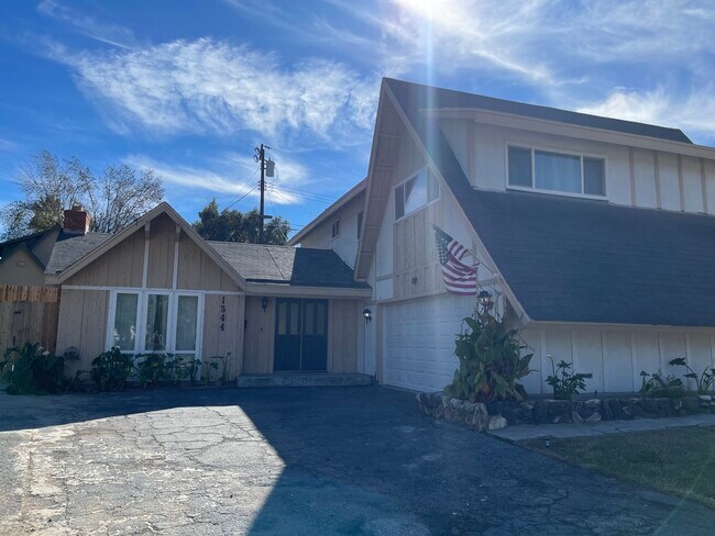 Building Photo - 1344 Morrison Dr