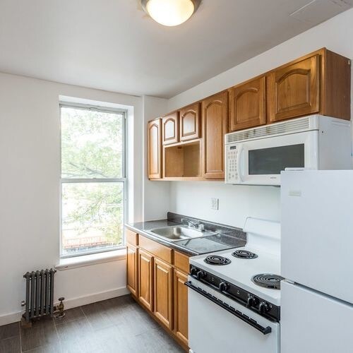 Building Photo - 1170 Park Pl