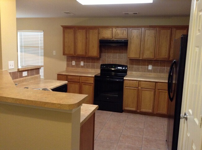 Building Photo - 12529 Patnoe Dr