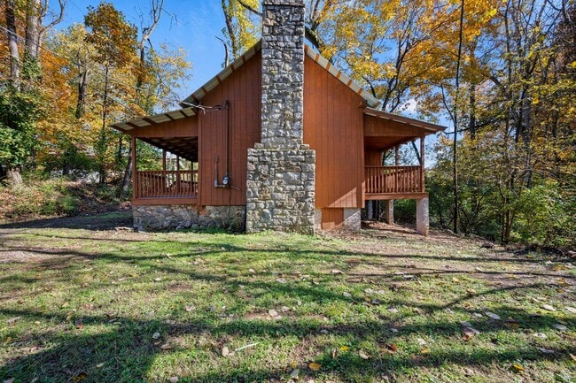Building Photo - Move-In Special Available! Charming Cabin with Modern Finishes!