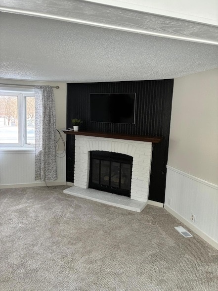 Building Photo - 8102 Oakwood Ave NE