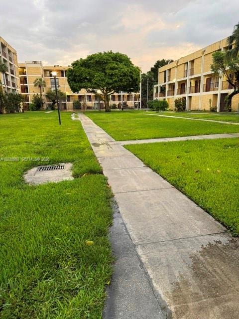 Foto del edificio - 9280 Fontainebleau Blvd
