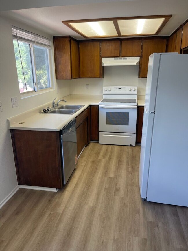 Foto del edificio - 545 Fein Ave