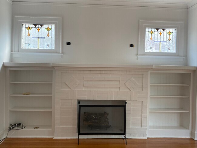 living room - 4927 N Francisco Ave