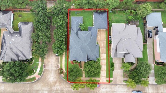 Building Photo - 6526 Pinewood Trace Ln