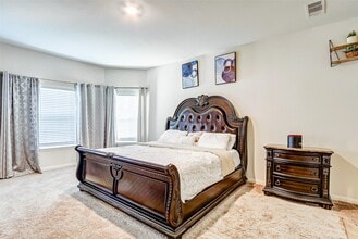 Building Photo - 1215 Hollow Stone Dr