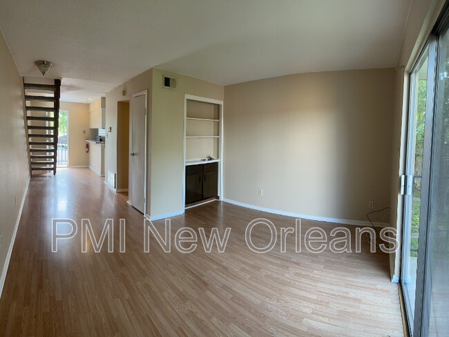 Building Photo - 2031 Bayou Ln