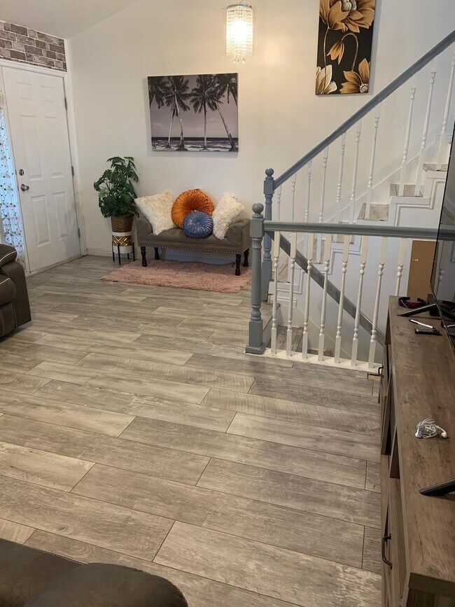Foto del edificio - 3364 Brookway Dr