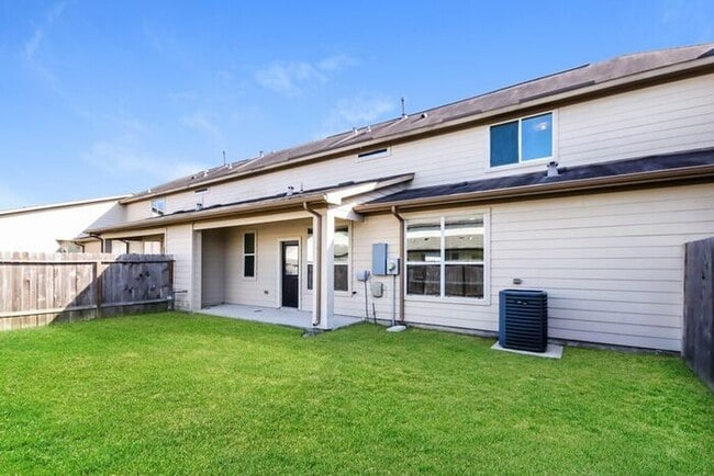 Building Photo - 12407 Dona Ln