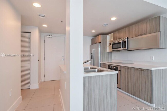 Foto del edificio - 6700 Indian Creek Dr