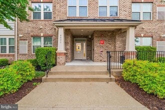Building Photo - 6501 Walcott Ln