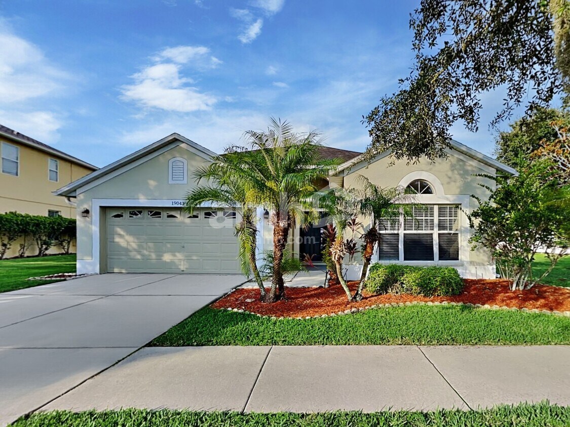 Foto principal - 19043 New Passage Blvd