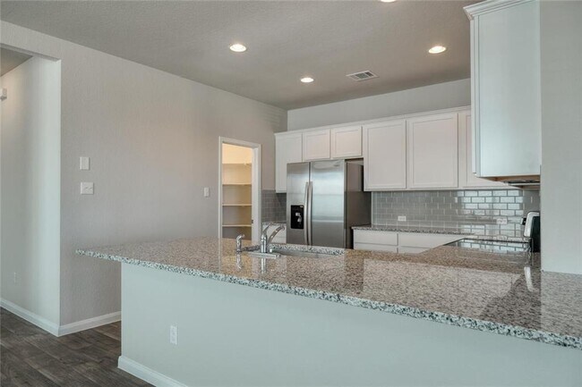 Foto del edificio - 105 Ashford Way