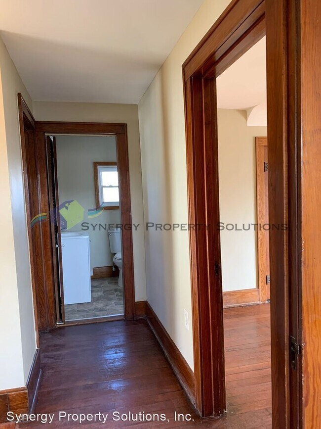 Building Photo - 3 br, 1.5 bath House - Clink Blvd. 359 Cra...