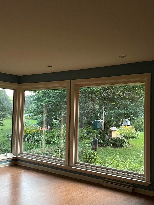 Foto del edificio - 8551 N Point Dr