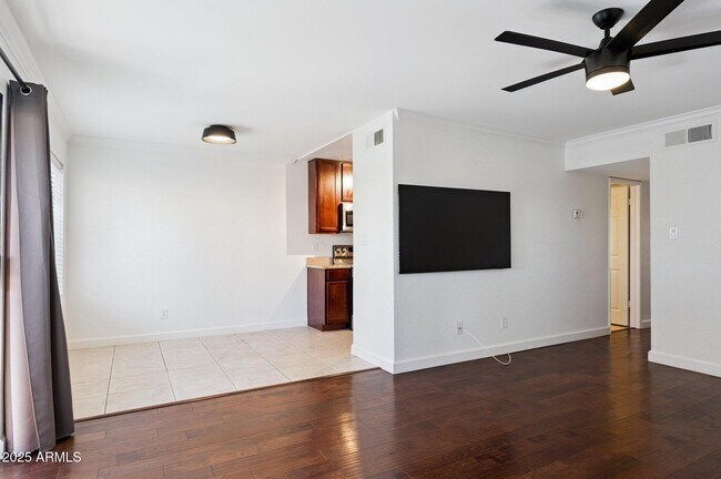 Foto del edificio - 3600 Hayden Rd